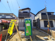≪1号棟　外観≫順調に工事が進んでいます。実際の街並みの様子が段々見えて参りました。ぜひ実際に現地をご見学下さいませ。【府中市四谷３丁目】