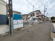 接道状況および現場風景　【所沢市けやき台１丁目】 平日のご案内も可能です。まずはお気軽にお問合せ下さいませ。 