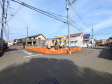 接道状況および現場風景　周辺は落ち着いた雰囲気の住宅地です。小さなお子様がいるご家庭も安心です。【日野市石田１丁目】