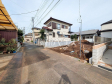 接道状況および現場風景　【東村山市青葉町２丁目】 平日のご案内も可能です。まずはお気軽にお問合せ下さいませ。 