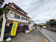 ≪接道状況（現況：古屋有）≫建築条件はございませんので、ライフスタイルに合わせた自由なマイホームづくりが可能です。　【多摩市桜ヶ丘４丁目】