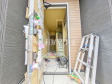 1号棟　玄関　【日野市大字日野】完成前ですがご見学できます。通常ではなかなか見ることのできない建物構造も、建築中だからこそご覧になれます。