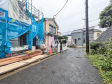 接道状況および現場風景 【志木市本町2丁目】 ここに住む方を想像して、着々と建築しております! 接道状況および現場風景 【志木市本町2丁目】 ここに住む方を想像して、着々と建築しております!