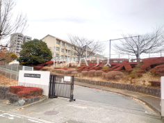 八王子市立上柚木小学校 八王子市立上柚木小学校