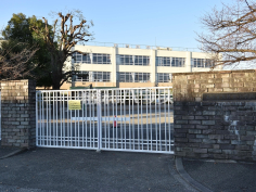 立川市立新生小学校
