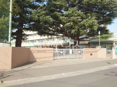 狛江市立緑野小学校