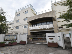 世田谷区立駒留中学校