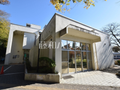 府中市立四谷図書館