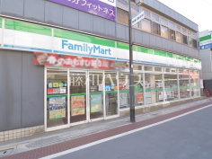 ファミリーマート東長崎駅南店