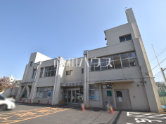 雷塚図書館