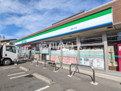ファミリーマート 日野三沢店