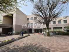 新座市立中央図書館
