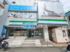 ファミリーマート千歳烏山駅北店