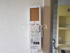 浴室乾燥機リモコン　【ライオンズマンション京王多摩川第2】
浴室は換気・乾燥・暖房機付きで、入浴前も入浴後も快適です。　