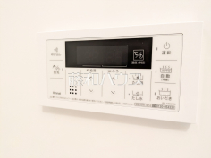 追焚き機能追焚き機能付きなので、生活時間の違う家族に便利です。