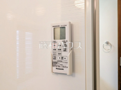 24時間換気システム  24時間換気システムにより、花粉・PM2.5などの微小粒子物質の侵入を防ぎ、快適な室内を保ちます。 