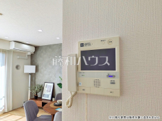 TVモニター付きインターホン  TVモニター付きインターホンのため訪問者がひと目で分かります 