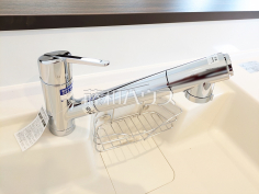 浄水器一体型水栓　【八王子市絹ケ丘２丁目】いつでもおいしいお水が飲める浄水器一体型水栓も完備 
