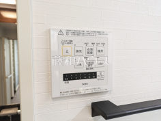 浴室換気乾燥機スイッチ　【東大和市狭山５丁目】 浴室換気乾燥暖房機付きの為、冬も快適、入浴後もカラッと乾燥し、カビの発生を抑えます。 