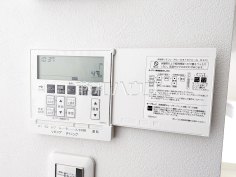 床暖房スイッチ　【昭島市玉川町５丁目】乾燥しすぎず、埃も舞わずハウスダストが少ないクリーンな室内をキープする床暖房