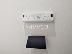 温水洗浄便機能　【三鷹市井の頭１丁目】温水洗浄便機能付きトイレで清潔にご使用いただけます。 