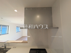 レンジフード　【八王子市大和田町１丁目】お手入れのしやすいレンジフードは見た目もスッキリしていて、料理時の油煙やニオイを効率的に外に出せます。