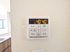 1号棟　給湯スイッチ　【新座市大和田５丁目】 追焚き機能付きなので、生活時間の違う家族に便利です 