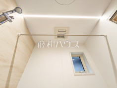浴室乾燥機(浴室内上部)雨の日の強い味方！浴室換気乾燥機付きユニットバスで洗濯物が乾かせます