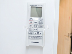 24時間換気システム 24時間換気システムにより、花粉・PM2.5などの微小粒子物質の侵入を防ぎ、快適な室内を保ちます。