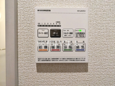 浴室換気乾燥機リモコン　【八王子市横川町】浴室換気乾燥機は梅雨の時期等、なかなか乾かない洗濯物を干すのに役立ちます！
