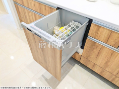 食洗機　【八王子市散田町２丁目】目指せ時短！食洗機で大幅に家事が楽々に。空いた時間は家族の団らんや、食後のテレビ鑑賞やリラックスする時間にでき、毎日の暮らしにゆとりが生まれます。
