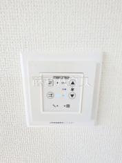 2号棟　24時間換気システム　【練馬区石神井台５丁目】24時間換気システムにより、花粉・PM2.5などの微小粒子物質の侵入を防ぎ、快適な室内を保ちます。