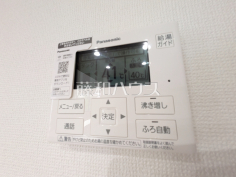給湯機　【昭島市田中町１丁目】 追焚き機能付きなので、生活時間の違う家族に便利です。 