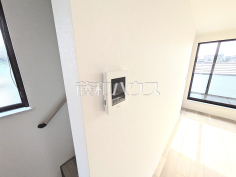 B号棟　防犯設備　【和光市新倉２丁目】TVモニター付きインターホンのため訪問者がひと目で分かります