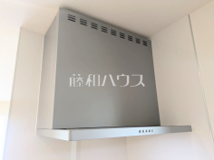 レンジフード【志木市中宗岡５丁目】お手入れのしやすいレンジフードは見た目もスッキリしていて、料理時の油煙やニオイを効率的に外に出せます。