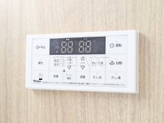 2号棟　給湯スイッチ　【立川市一番町２丁目】追焚き機能付きなので、生活時間の違う家族に便利です。
