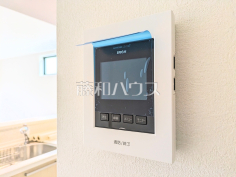 防犯に役立つTVモニター付インターフォン　　【国分寺市東恋ヶ窪６丁目】TVモニター付きインターホンのため訪問者がひと目で分かります　