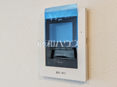 防犯に役立つTVモニター付インターフォン　訪問者がわかるTVモニター付インターホンは、お子様のお留守番にも活躍するかも？！