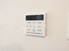 給湯リモコン　【所沢市大字松郷】 追焚き機能付きなので、生活時間の違う家族に便利です。 
