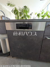 AEGフロントオープン食洗機　【調布市富士見町１丁目】ビルトイン食洗機は毎日の家事を軽減させてくれます。またワークトップも広々使え機能性も向上します。 
