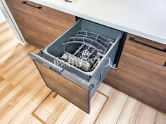 食器洗浄乾燥機 後片付けの手間を削減し、趣味の時間や家族との時間を増やせる食器洗い乾燥機を標準装備 