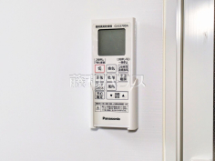 24時間換気システム 24時間換気システムにより、花粉・PM2.5などの微小粒子物質の侵入を防ぎ、快適な室内を保ちます。 

