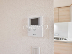  TVモニター付きインターホン  TVモニター付きインターホンのため訪問者がひと目で分かります 