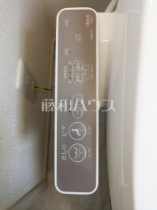 ウォシュレットウォシュレット付きトイレ！リビング・お風呂に続いて意外と癒しの空間かも！？　