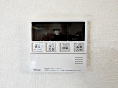 給湯リモコン　【府中市四谷３丁目】
追焚機能付で時間差入浴もOK　