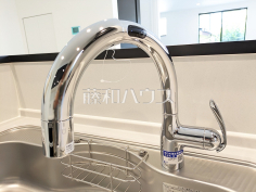 浄水器一体型水栓　【八王子市絹ケ丘１丁目】いつでもおいしいお水が飲める浄水器一体型水栓も完備 
