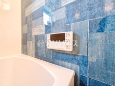 浴室給湯リモコン追焚き機能付きなので、生活時間の違う家族に便利です。 