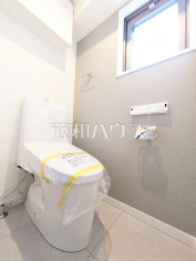 温水洗浄便機能付きトイレ【アイディーコート府中】温水洗浄便機能付きトイレで清潔にご使用いただけます。