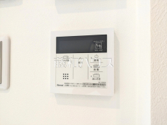 給湯リモコン　【西東京市東伏見２丁目】 追焚き機能付きなので、生活時間の違う家族に便利です。 