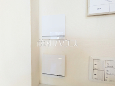 床暖房　【西東京市向台町６丁目】埃を巻き上げにくく、心地よい温かさで快適に過ごせる床暖房